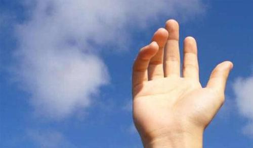 M&atilde;os que falam de Deus